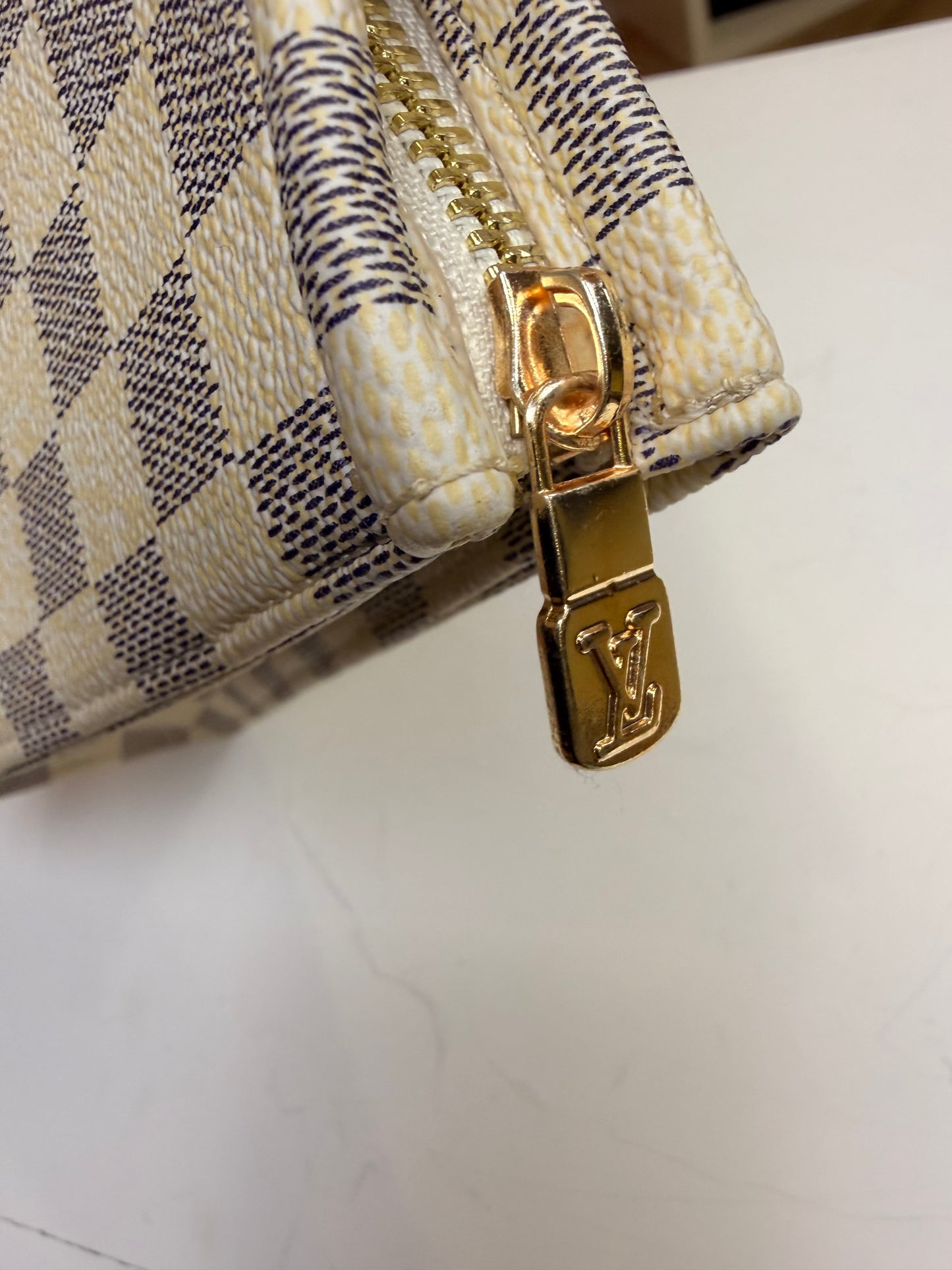 Neverfull Azur Damier Pouch
