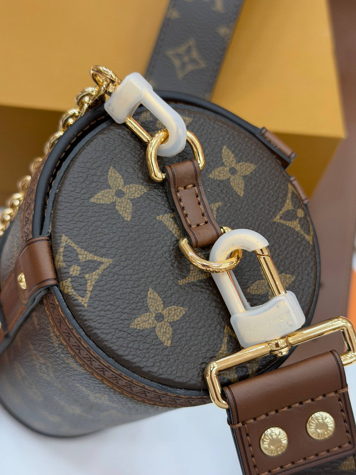 Papillon Trunk