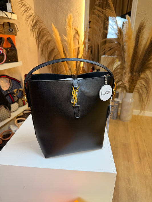 Saint Laurent Le 37
