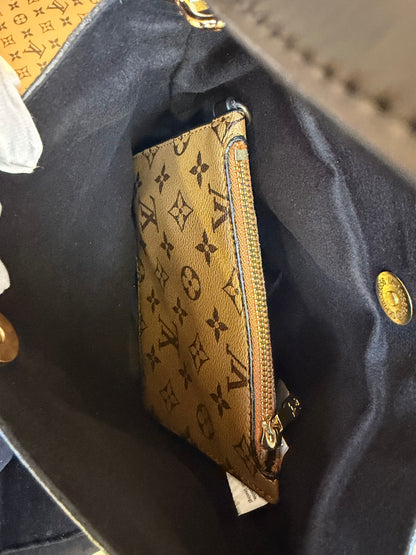 Noenoe Monogram