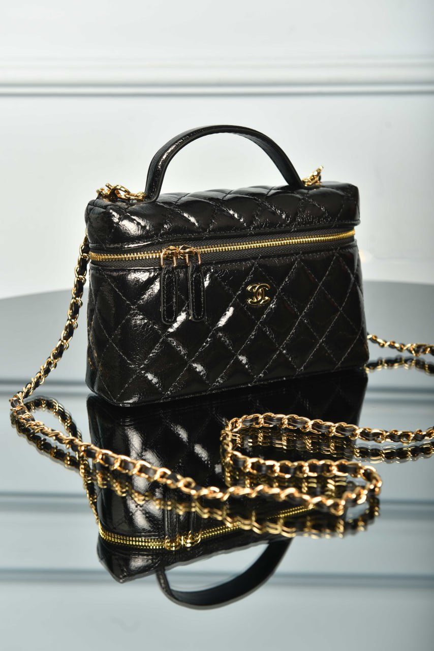 Vanity Bag with Chain