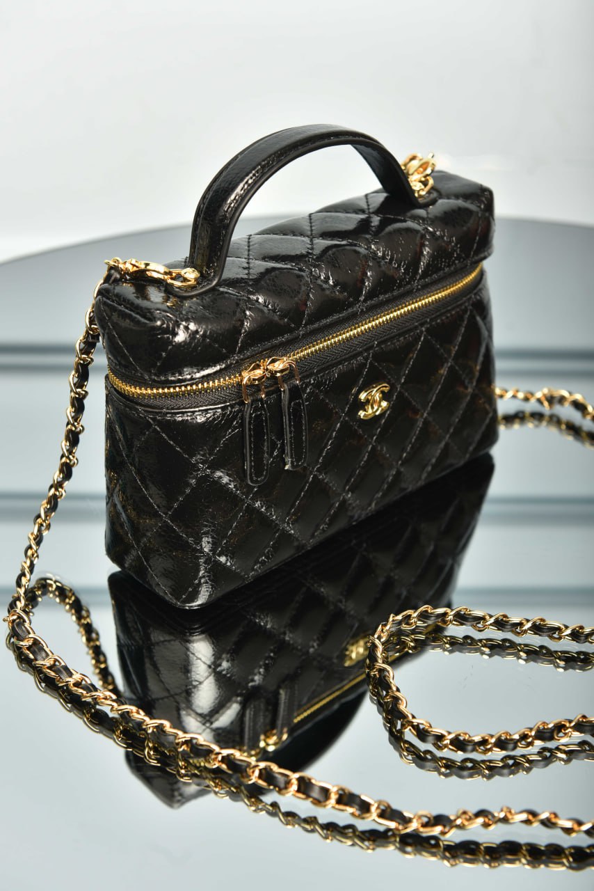 Vanity Bag with Chain