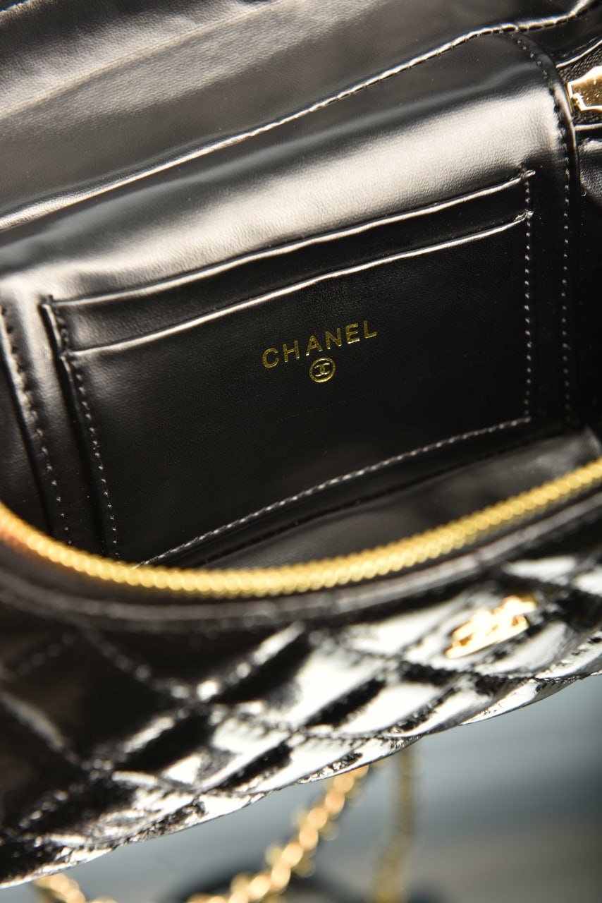Vanity Bag with Chain