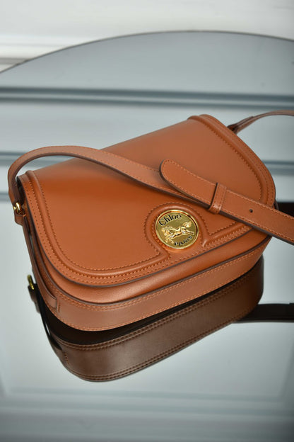 Horse Medal Saddle Bag in Grained Leather