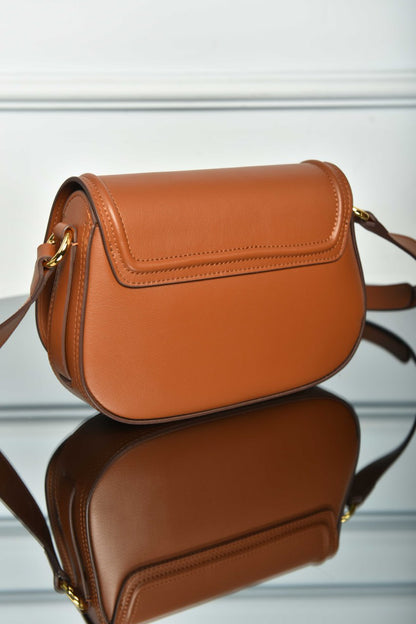 Horse Medal Saddle Bag in Grained Leather