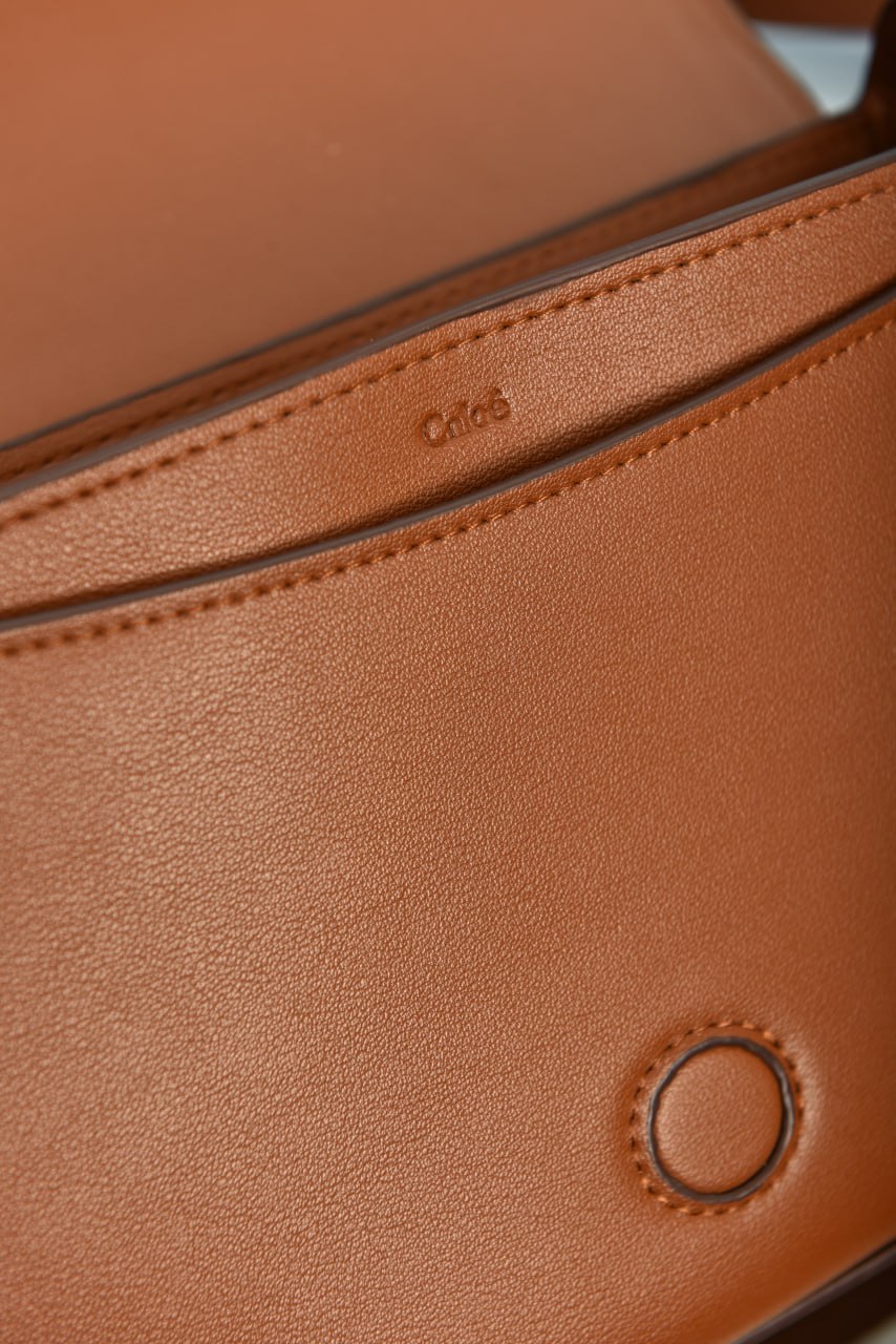 Horse Medal Saddle Bag in Grained Leather