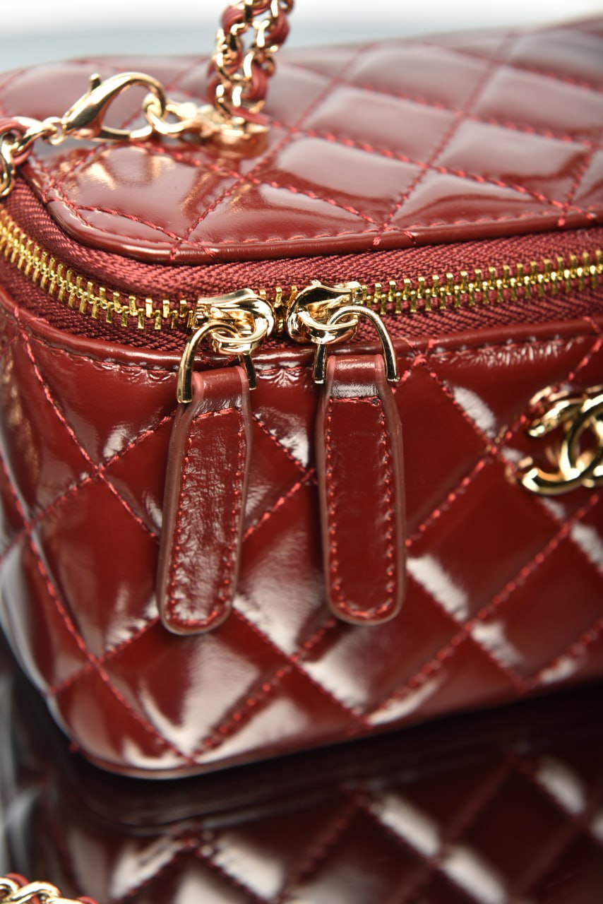 Vanity Bag with Chain
