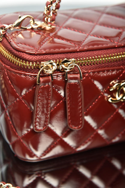 Vanity Bag with Chain