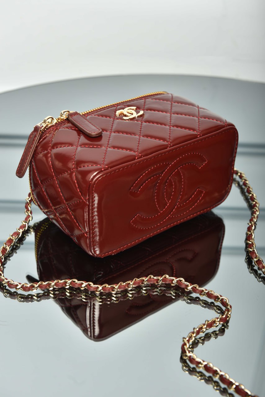 Vanity Bag with Chain