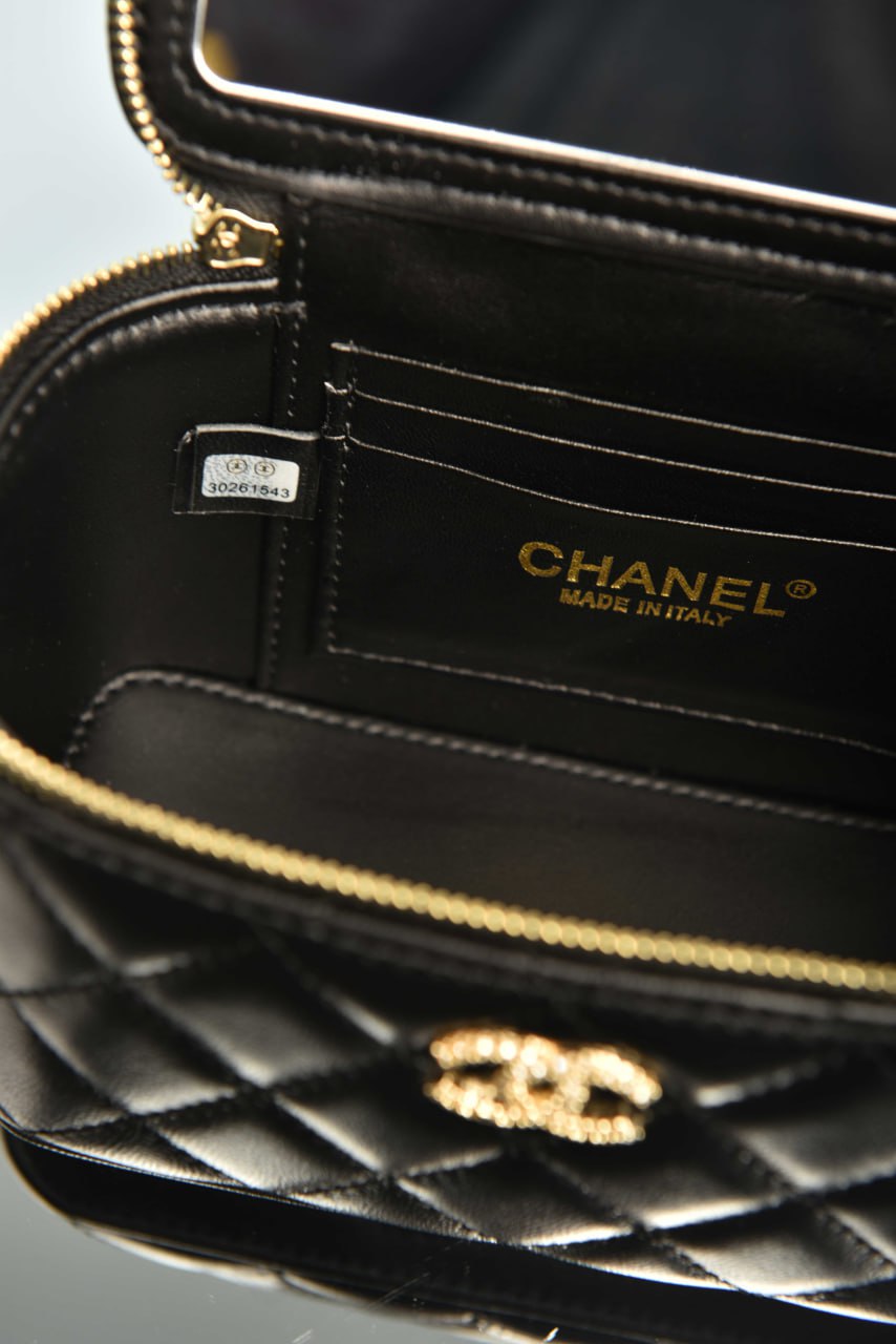 Small Vatican Chain Shoulder Bag