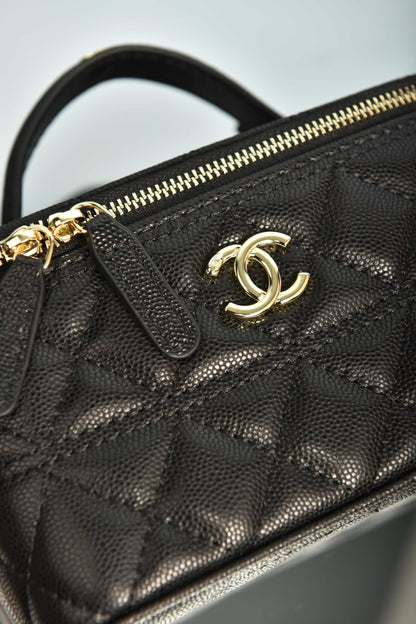 Vanity Case with Chain
