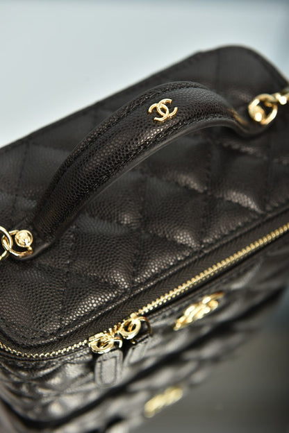 Vanity Case with Chain