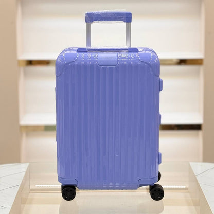 Essential Polycarbonate Cabin Suitcase