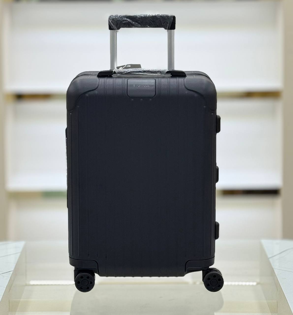 Essential Polycarbonate Cabin Suitcase