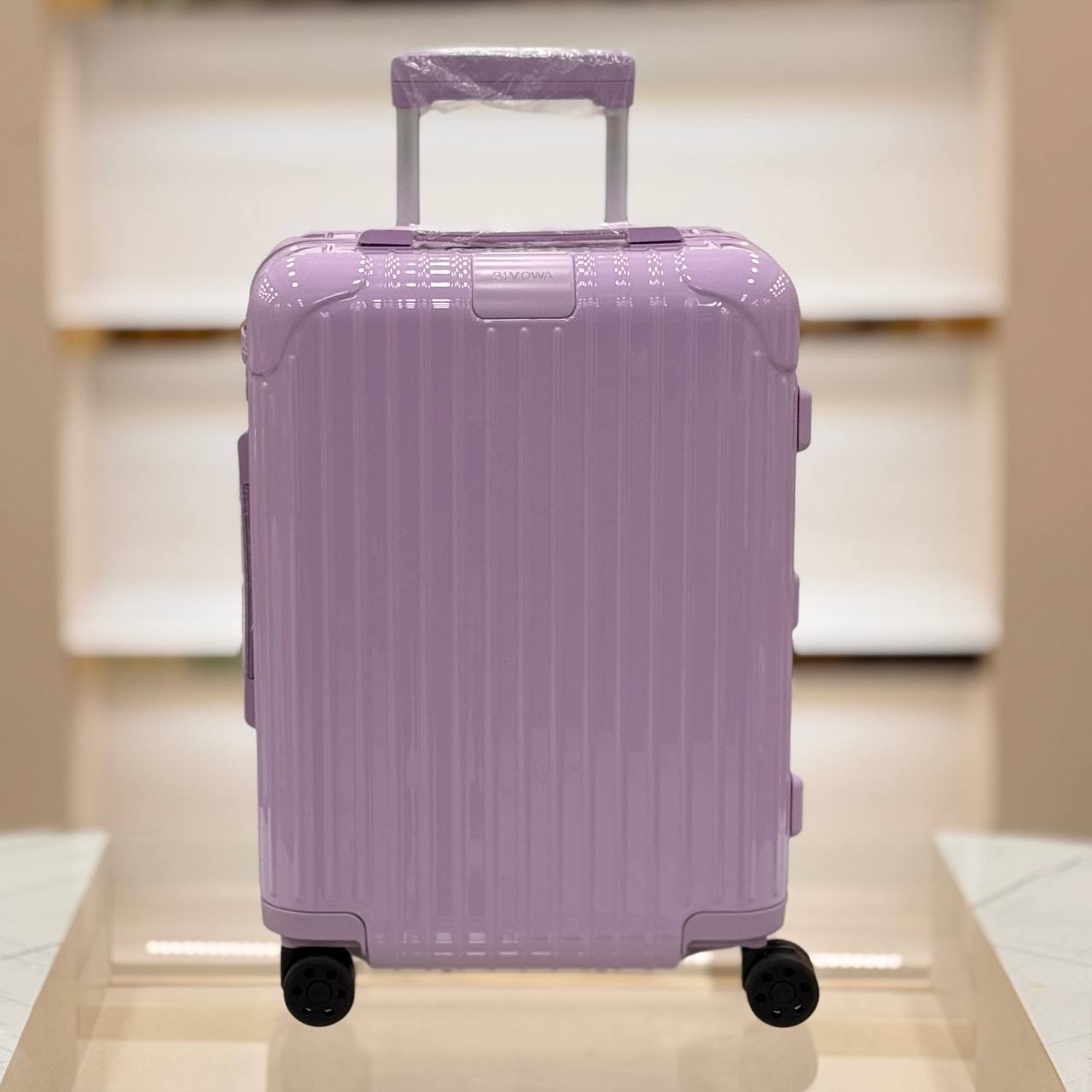 Essential Polycarbonate Cabin Suitcase