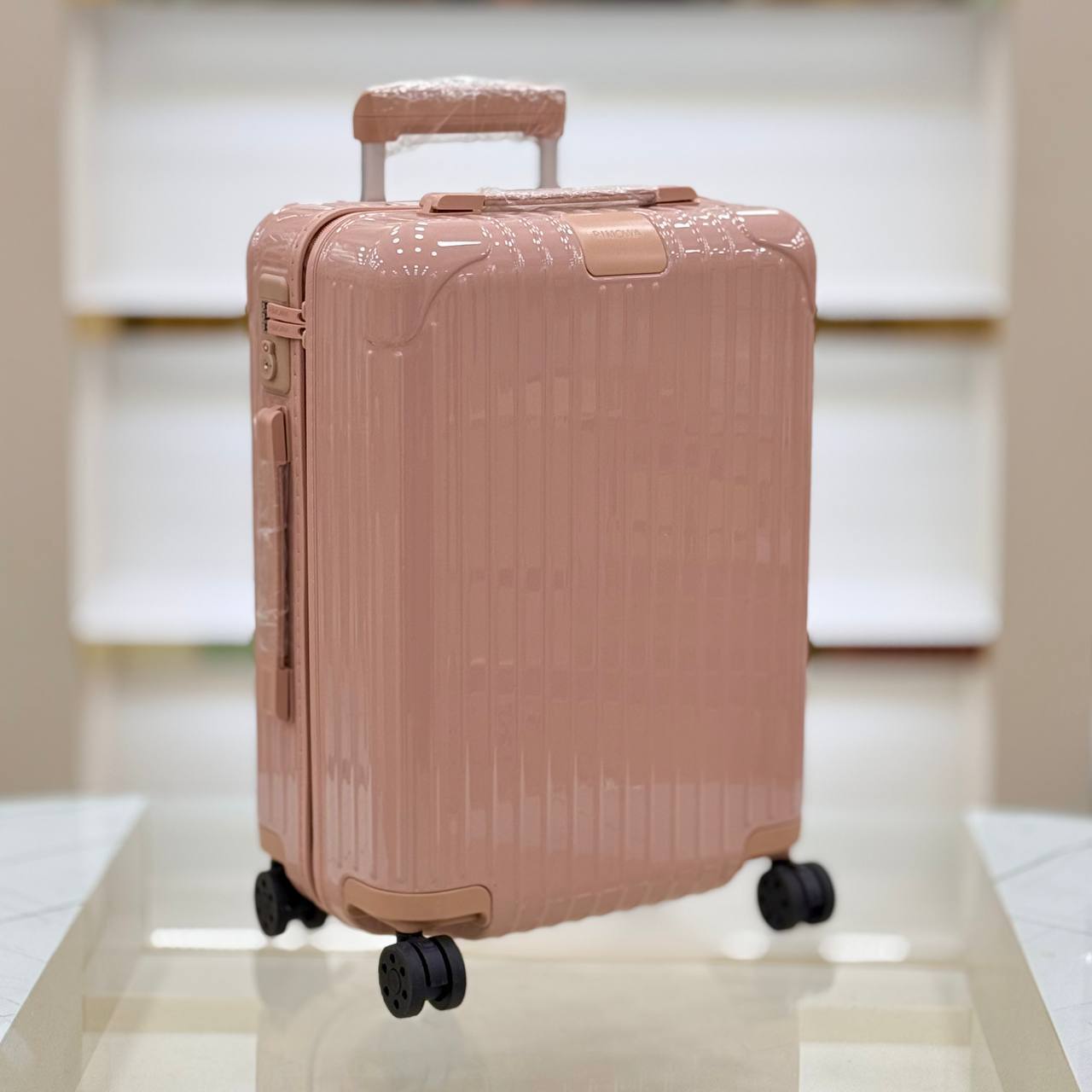 Essential Polycarbonate Cabin Suitcase