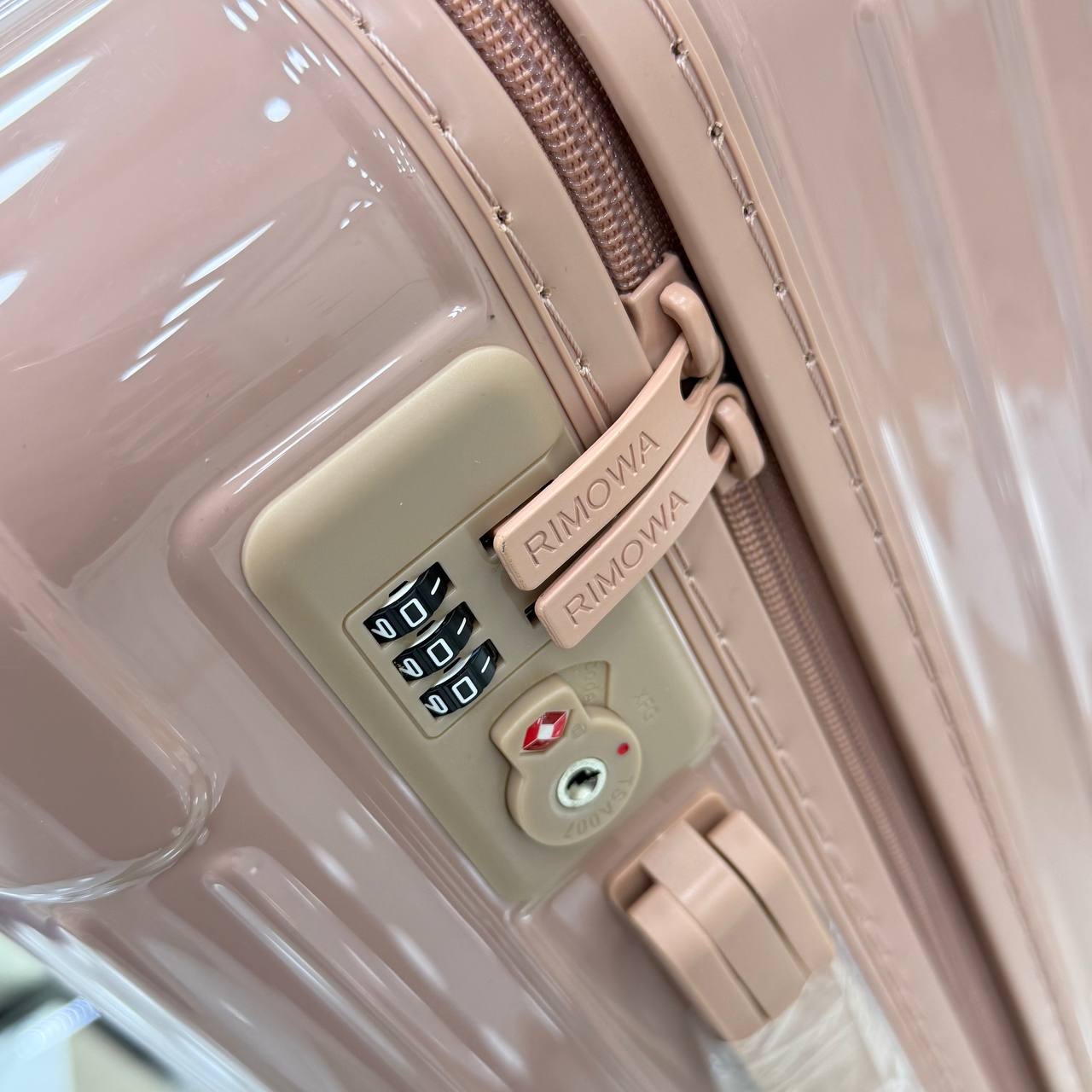 Essential Polycarbonate Cabin Suitcase