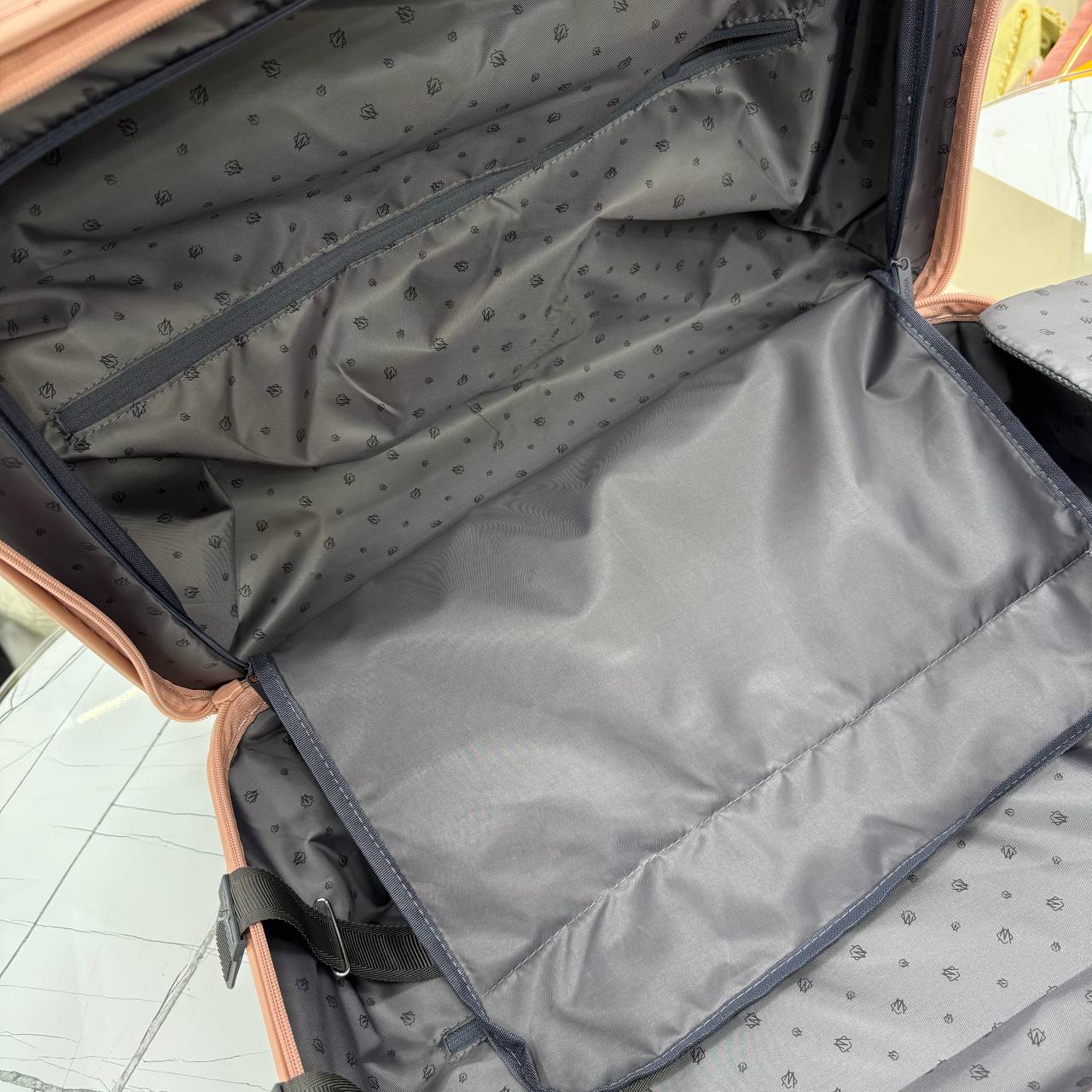 Essential Polycarbonate Cabin Suitcase