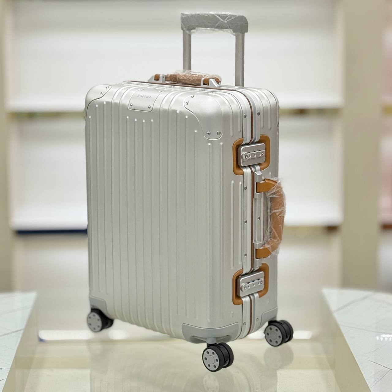 Carry-On Cabin Twist