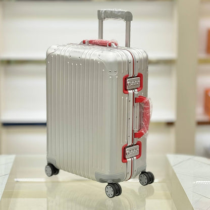 Carry-On Cabin Twist