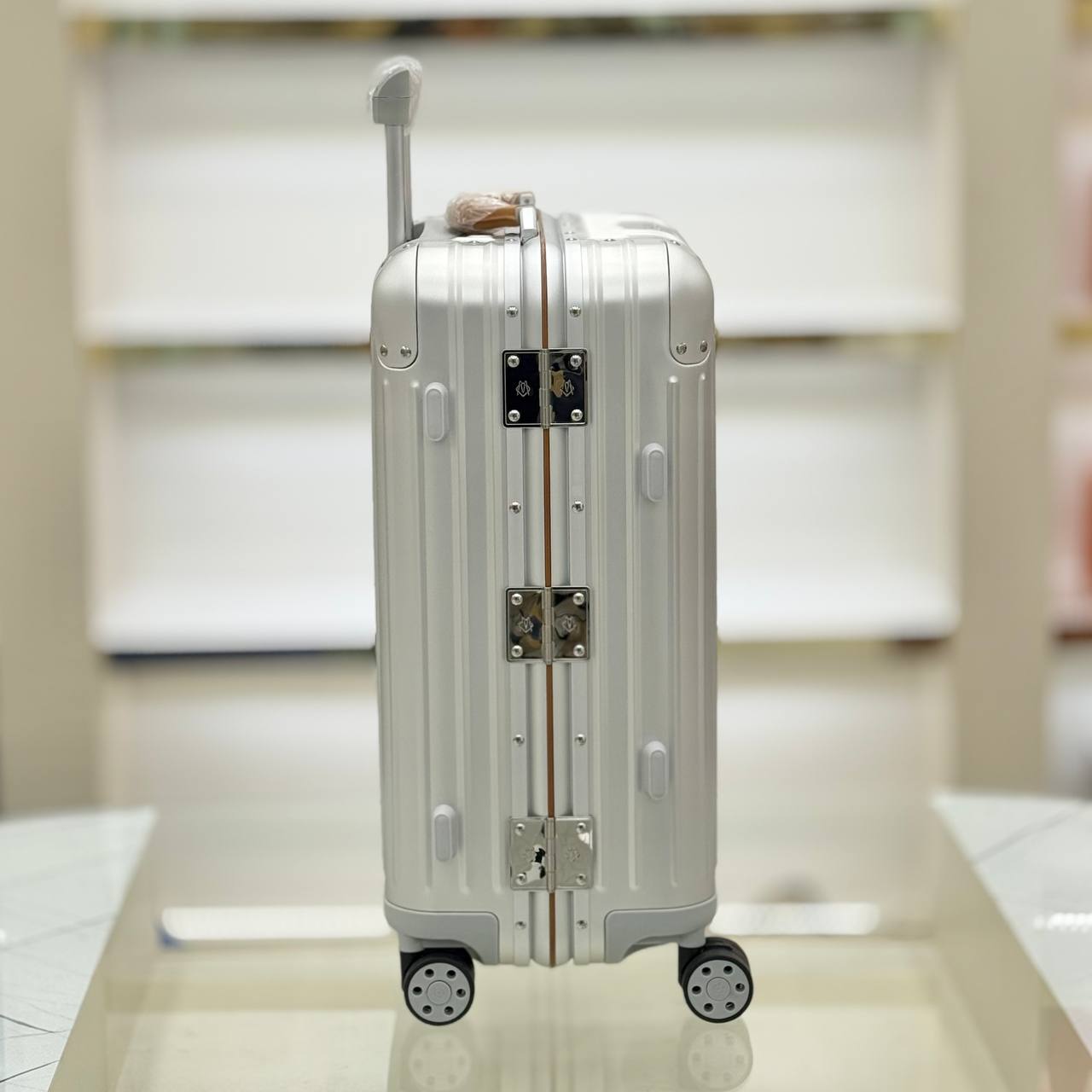 Carry-On Cabin Twist