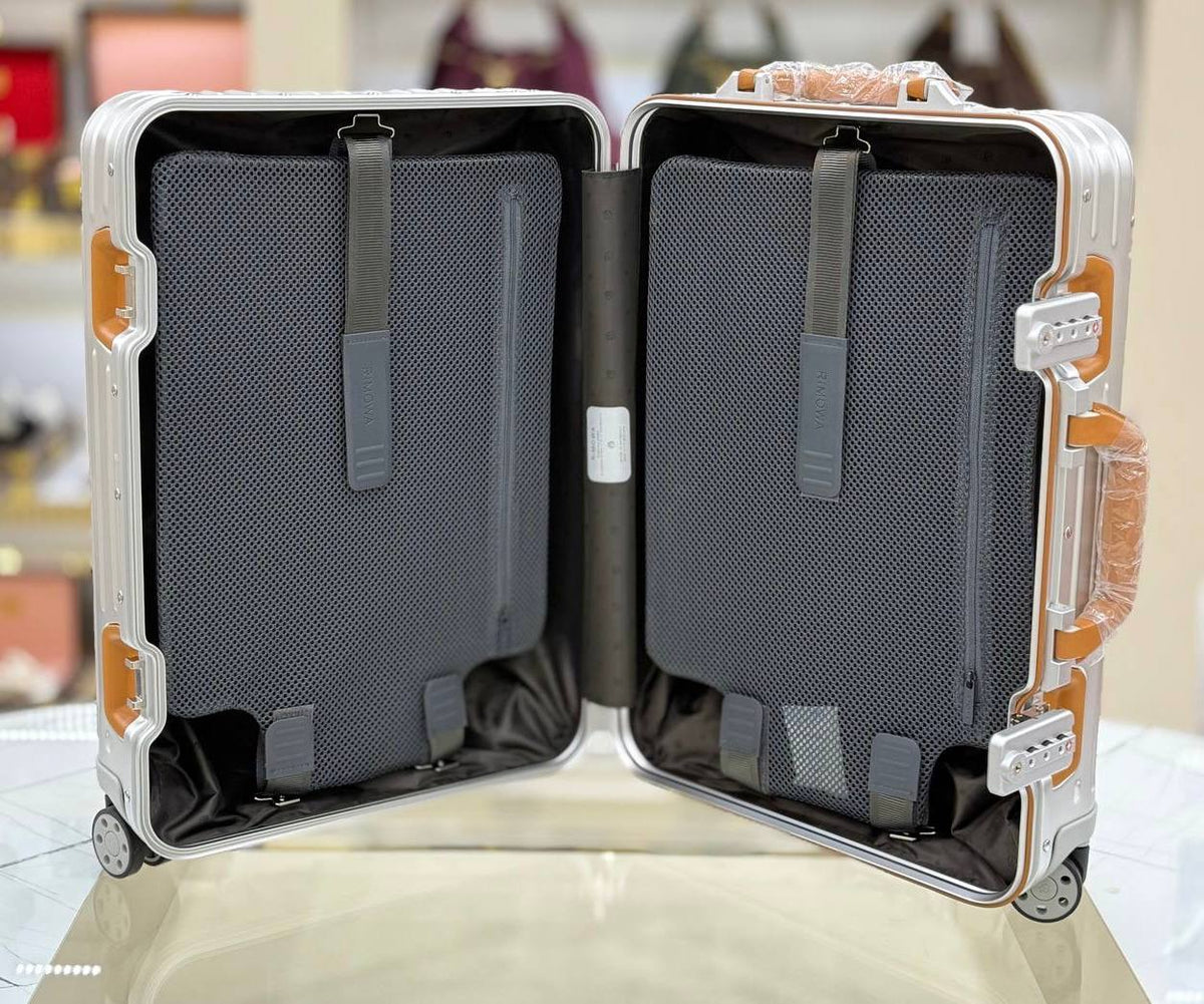 Carry-On Cabin Twist