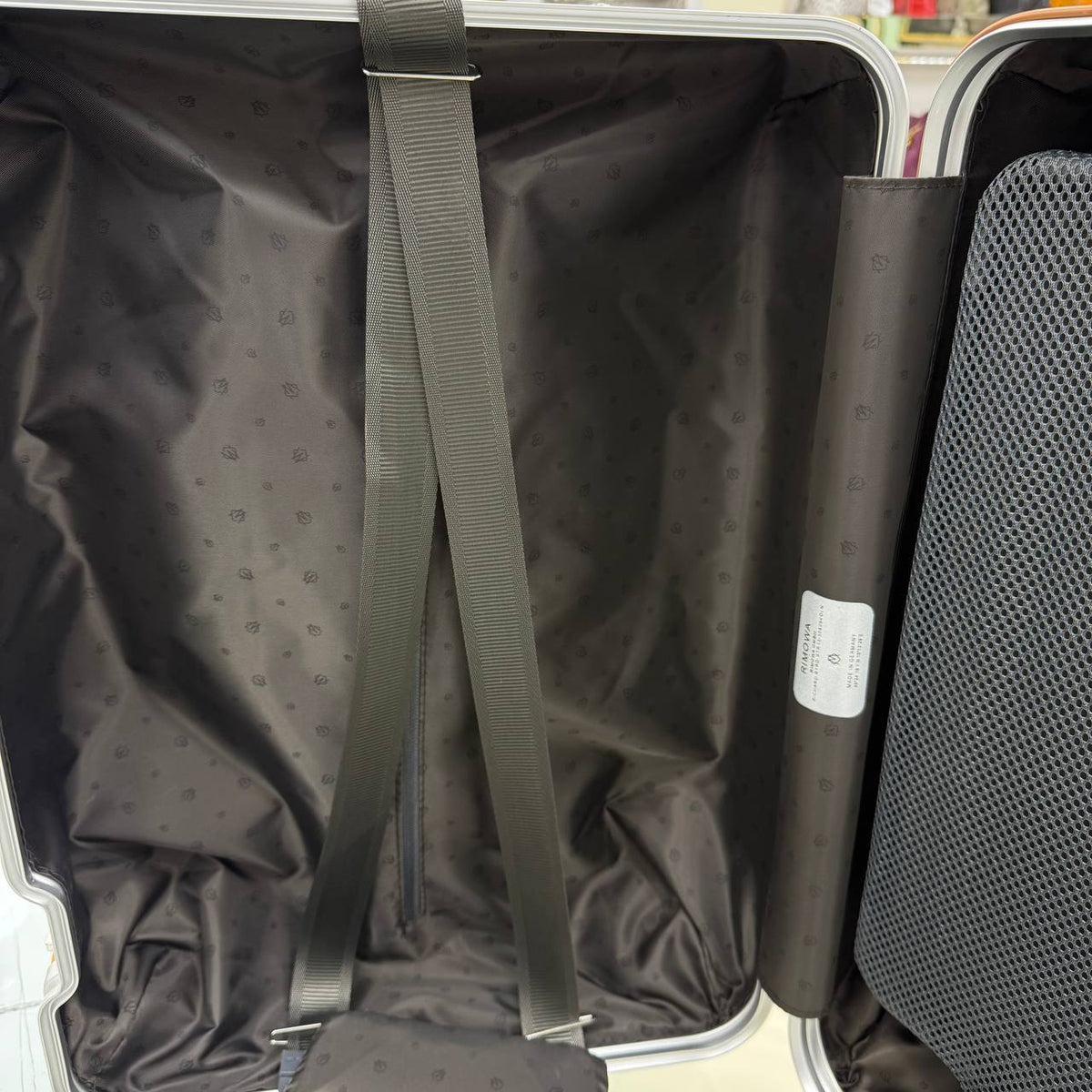 Carry-On Cabin Twist