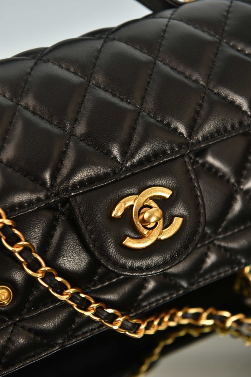 Clutch with Chain Front