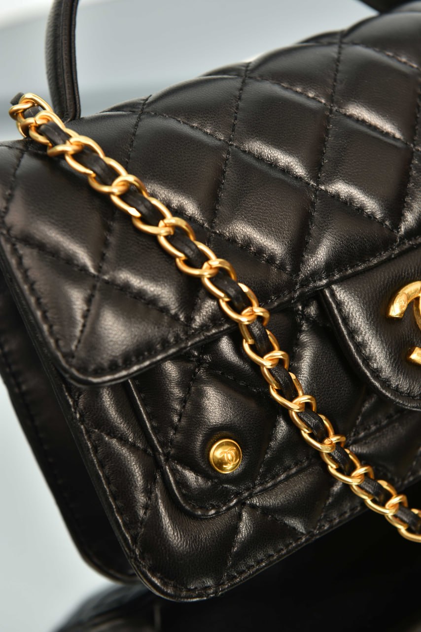 Clutch with Chain Front