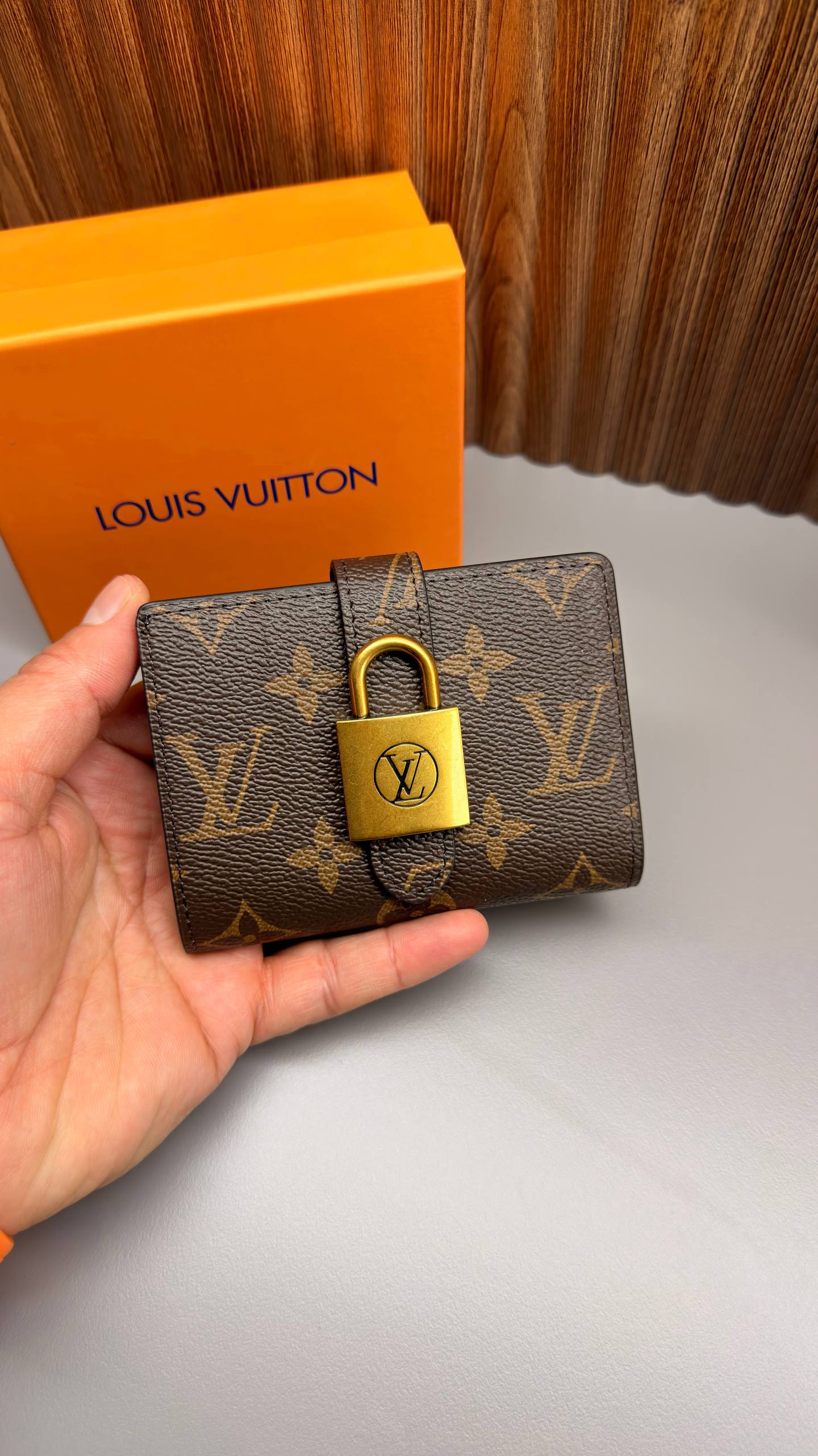 Low Key Compact Wallet