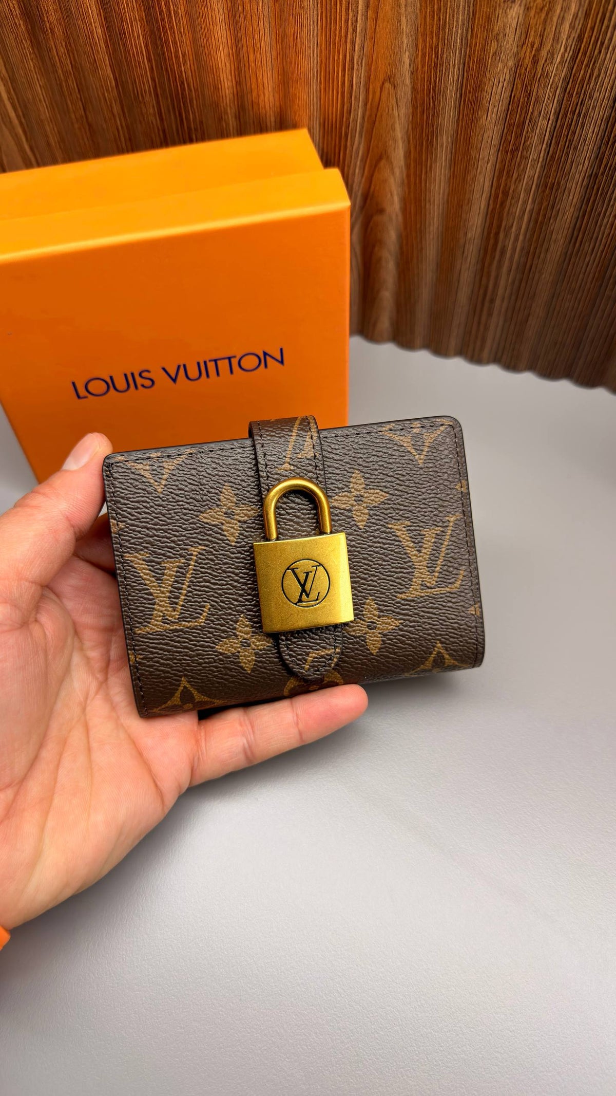 Low Key Compact Wallet