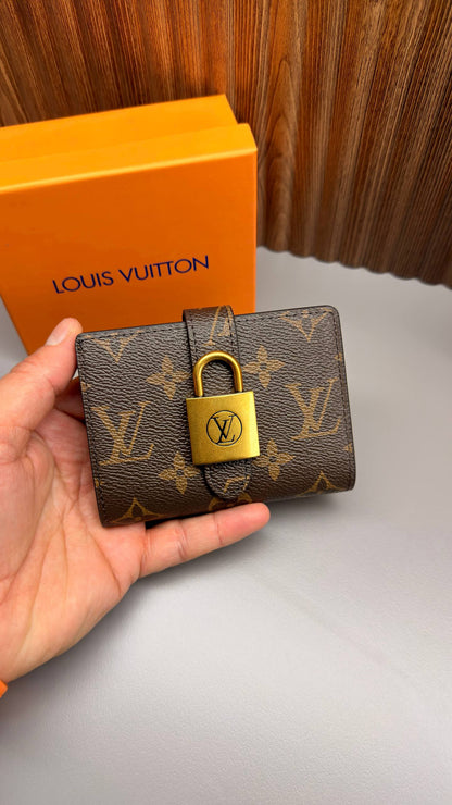 Low Key Compact Wallet