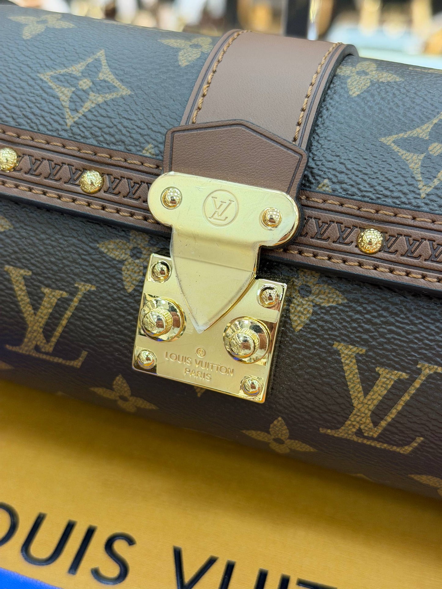 Papillon Trunk