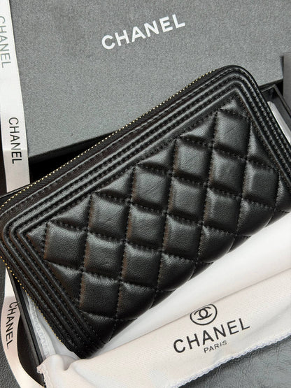 Buy Zipped Wallet
