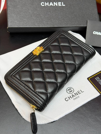 Buy Zipped Wallet