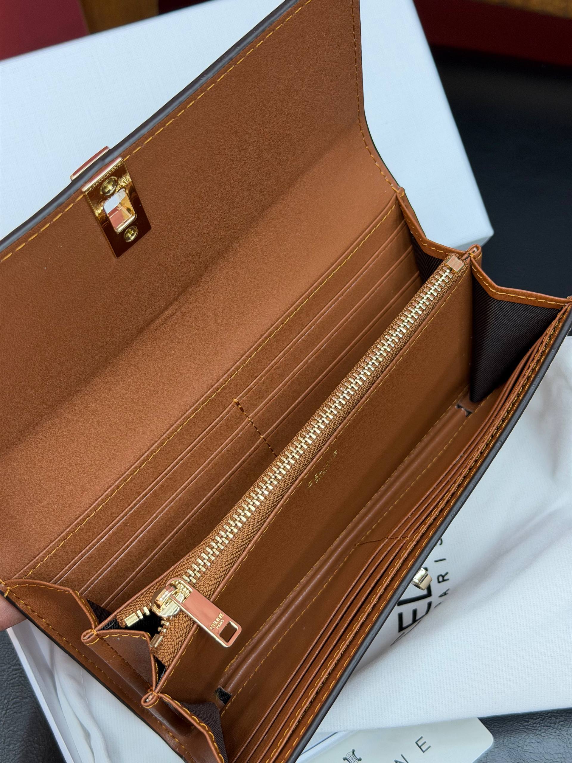 Trifold 16 Large