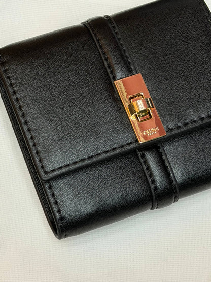 Trifold 16 Small