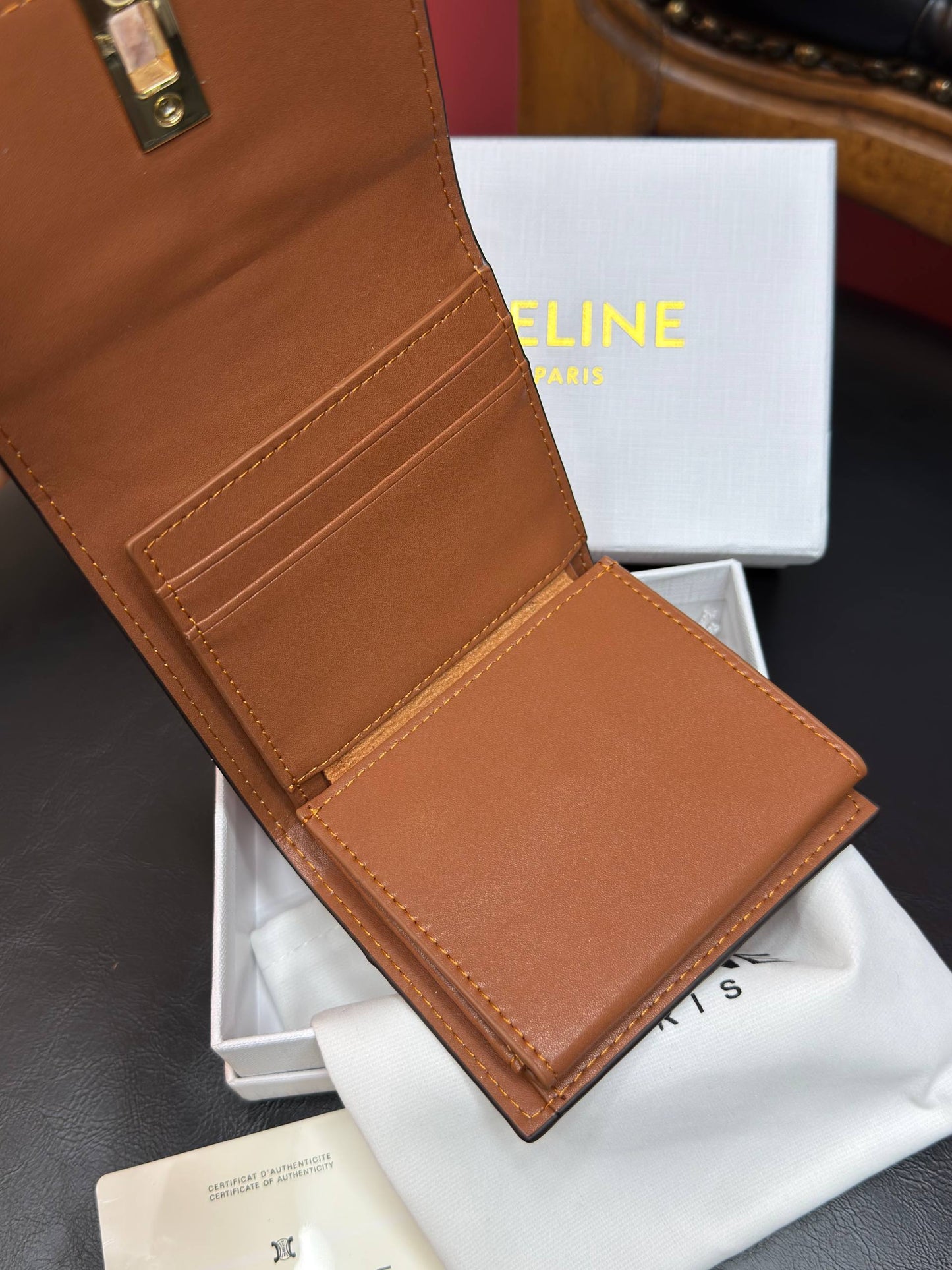 Trifold 16 Small