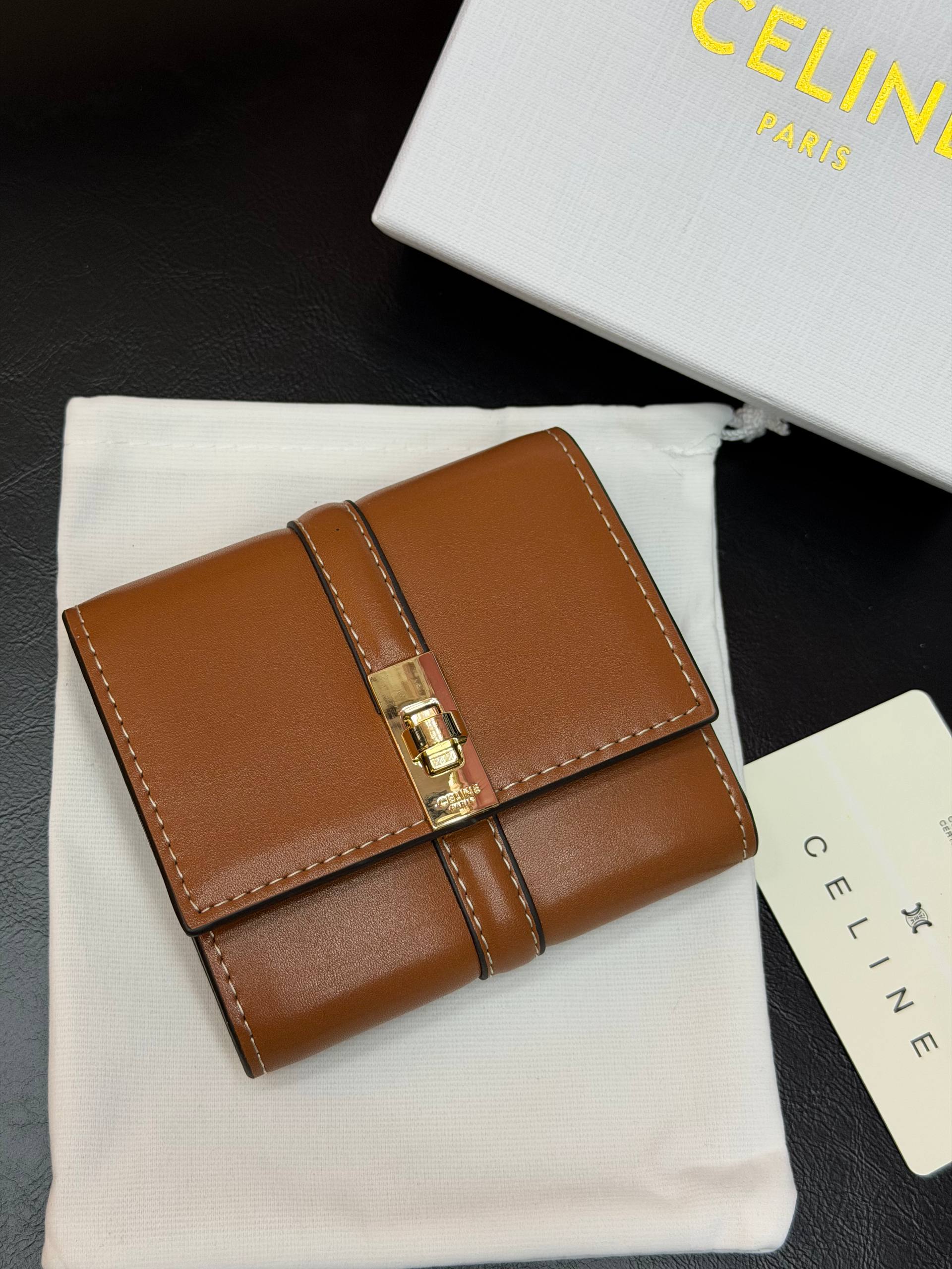 Trifold 16 Small