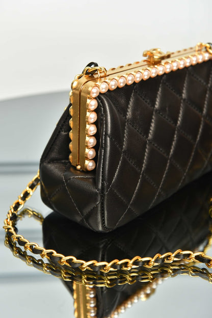 Chain Clutch Pearl