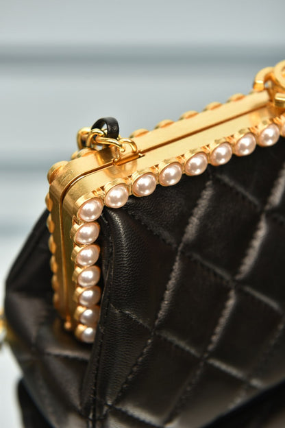Chain Clutch Pearl