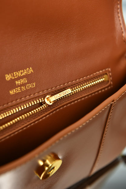 Hourglass Small Slingbag