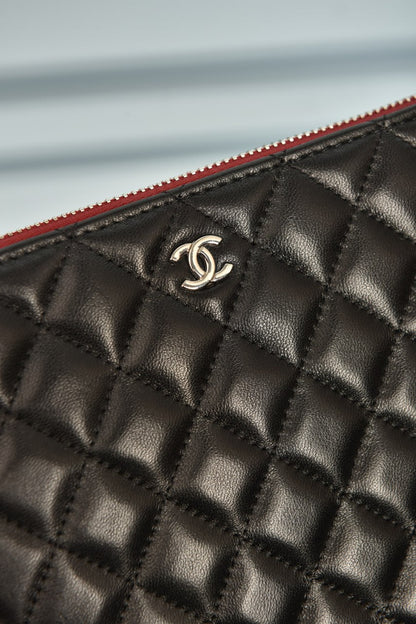 Classic Zip-Up Clutch