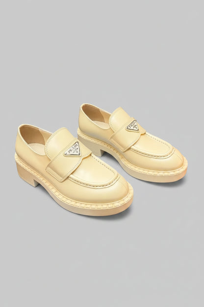 Logo-Plaque Loafer