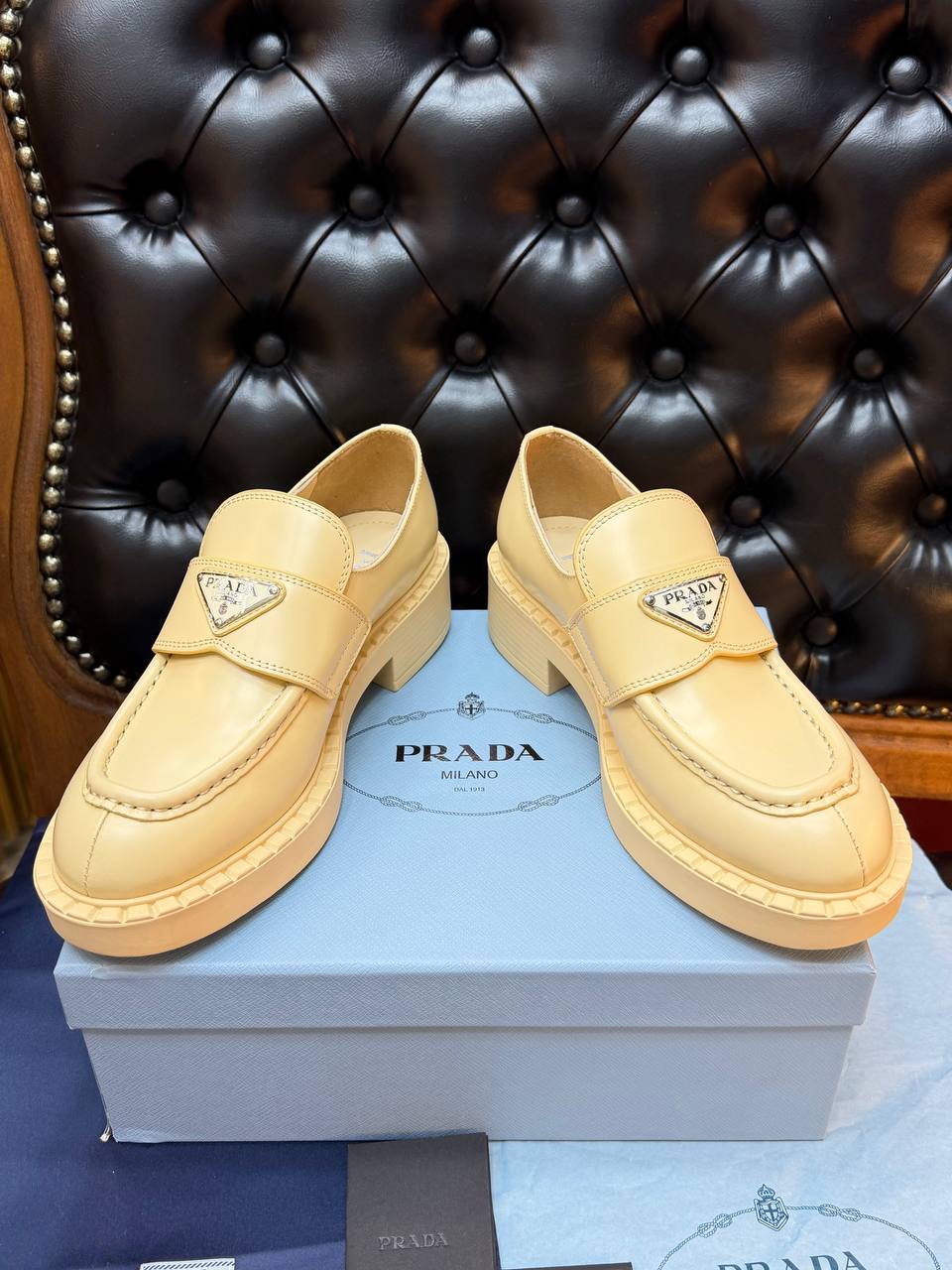 Logo-Plaque Loafer