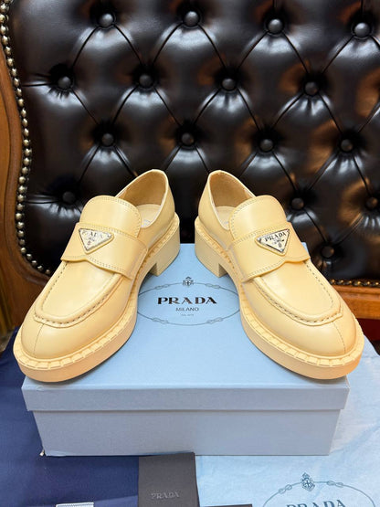 Logo-Plaque Loafer