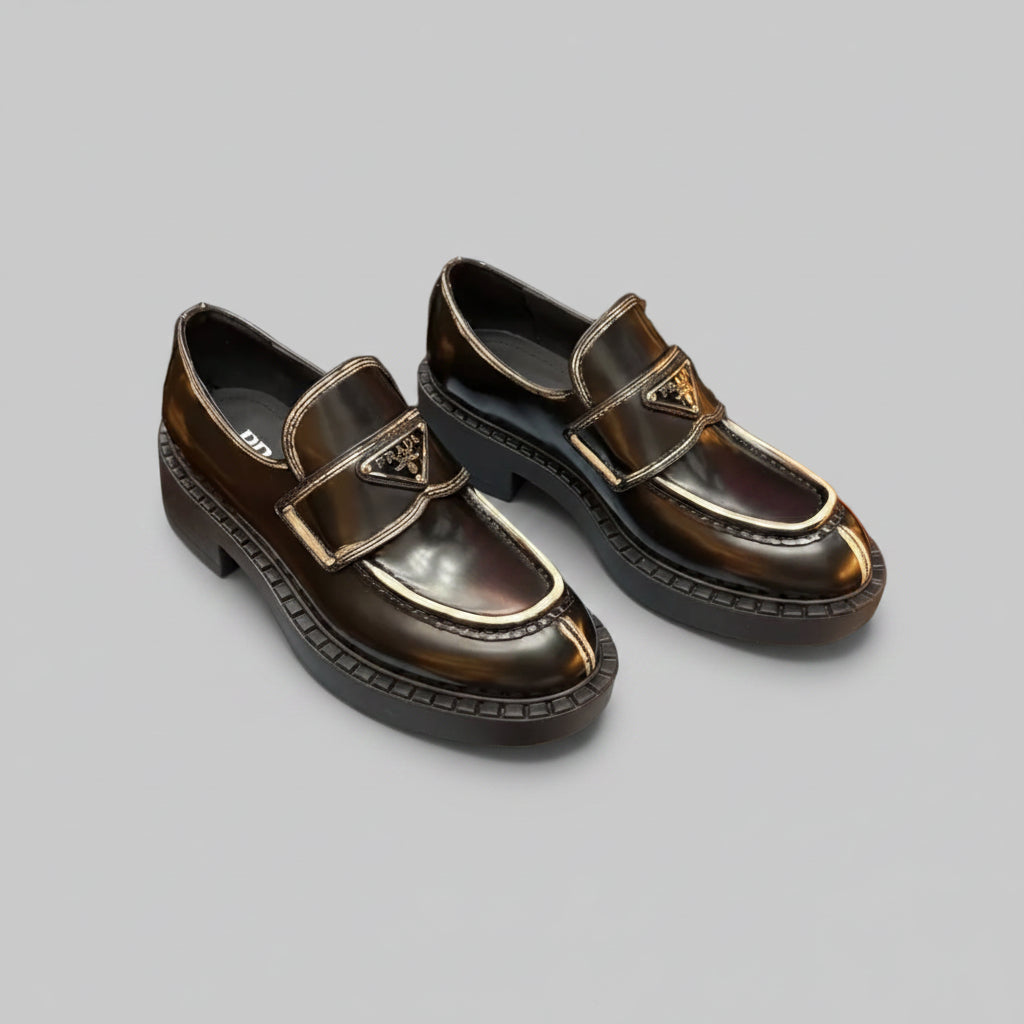 Logo-Plaque Loafer