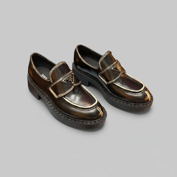 Logo-Plaque Loafer