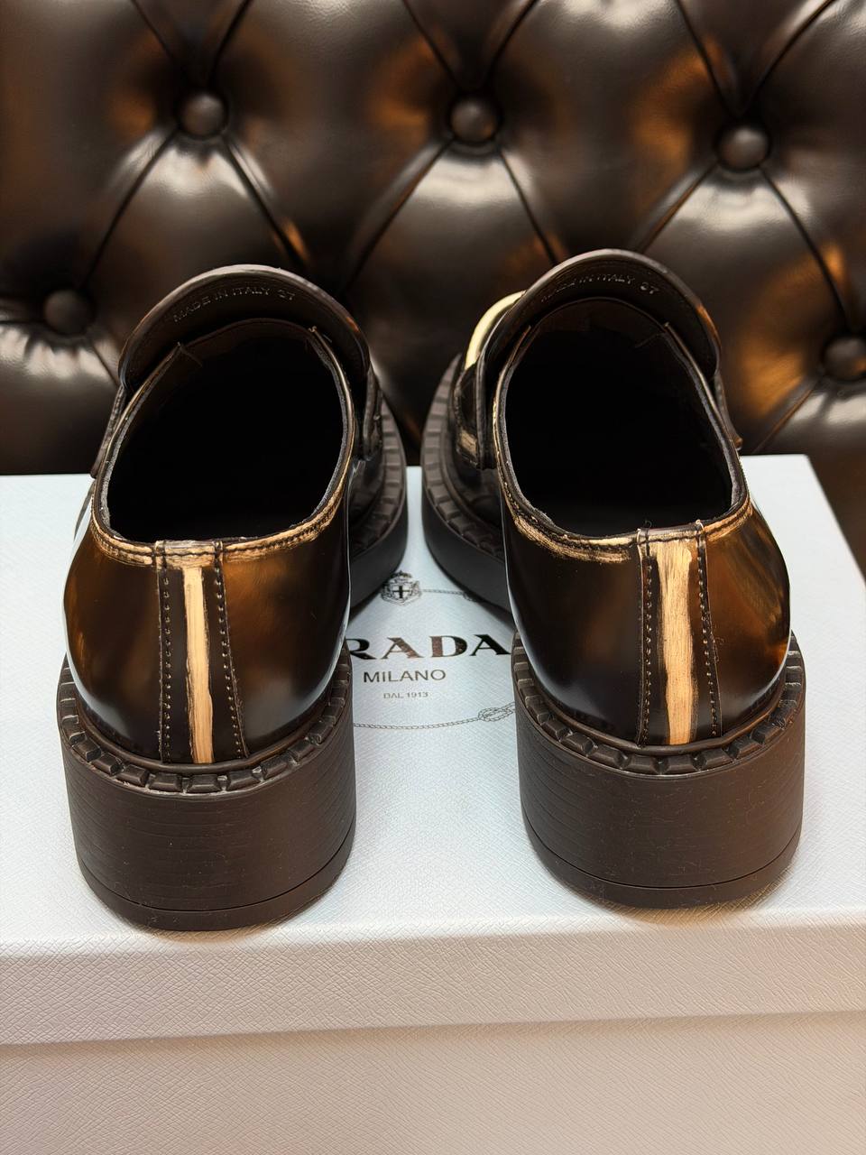 Logo-Plaque Loafer